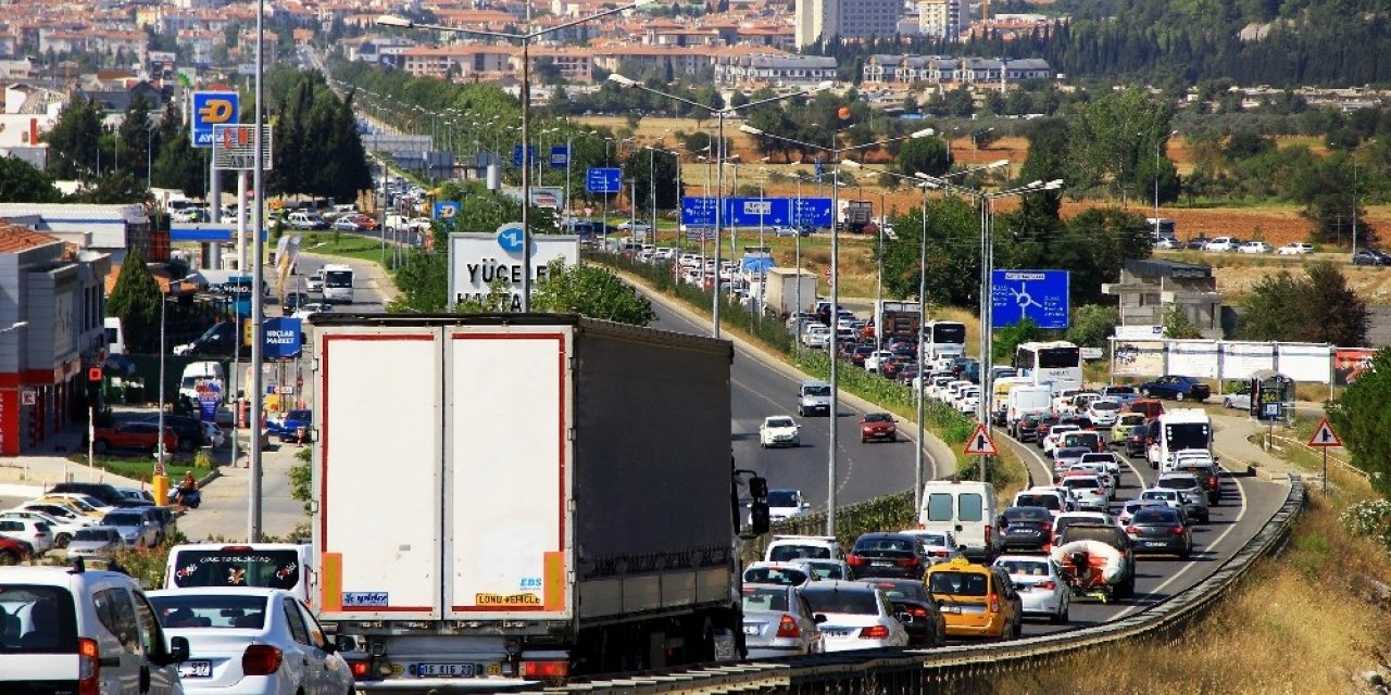 Muğla’da iki kişiye bir araç düşüyor