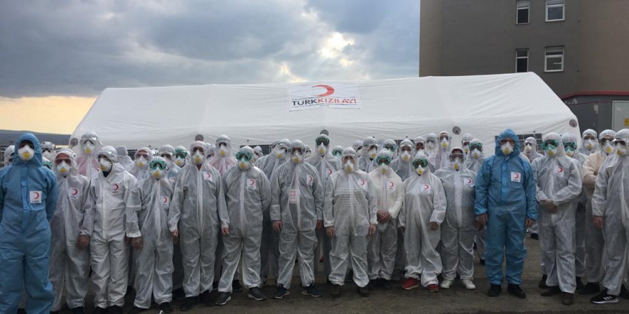 Türk Kızılay, karantinadaki 20 bin kişiye üç öğün yemek hizmeti sunuyor