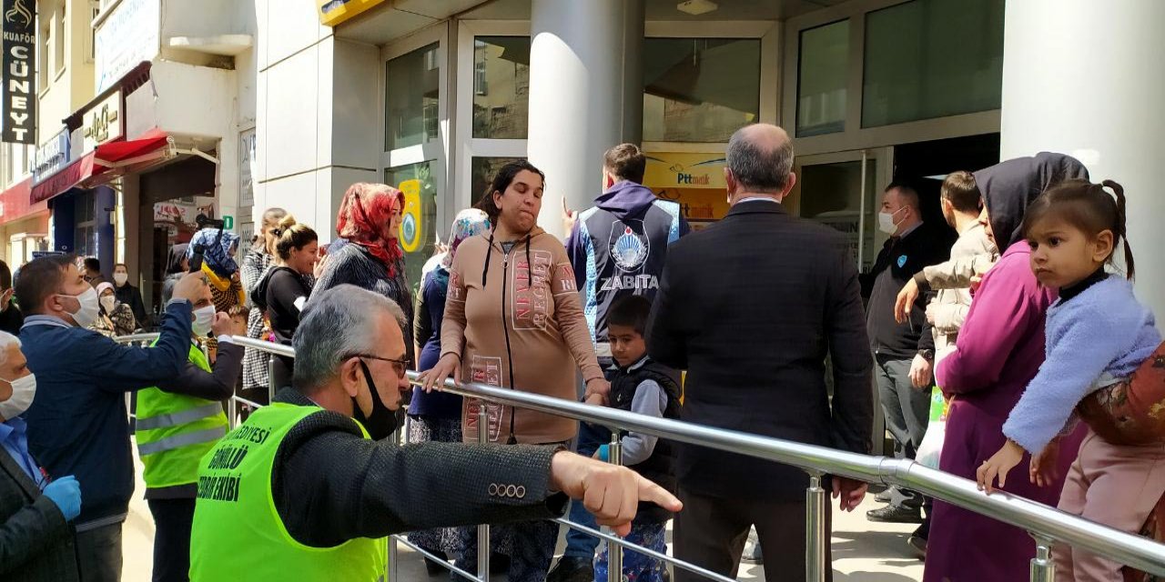 Keşan Belediye Başkanı Helvacıoğlu "sosyal mesafeye" uymayanlara tepki gösterdi