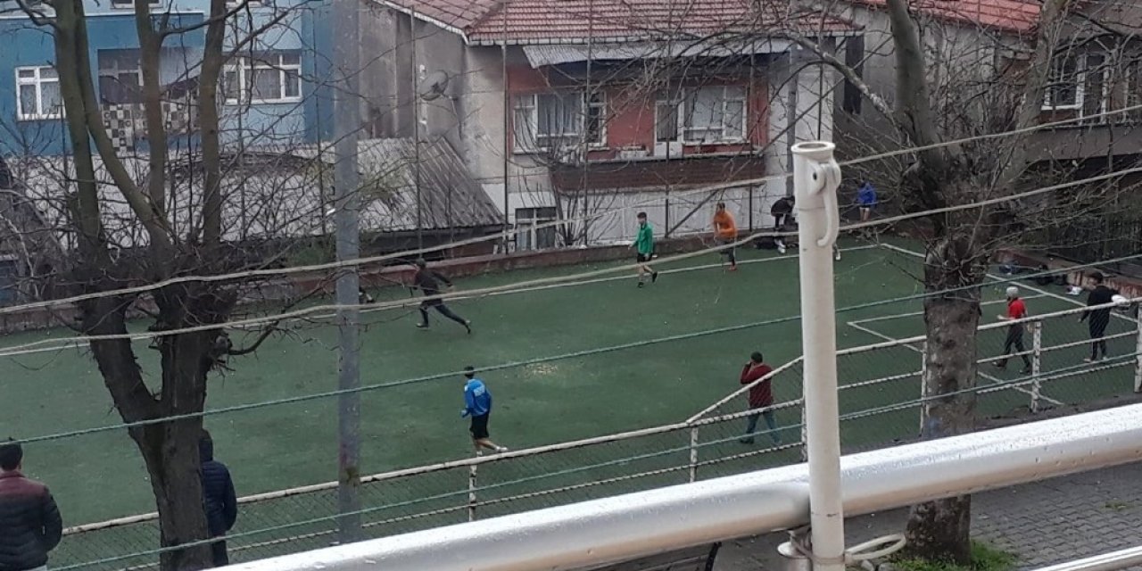Mahalle maçı yapan grubu polis engelledi