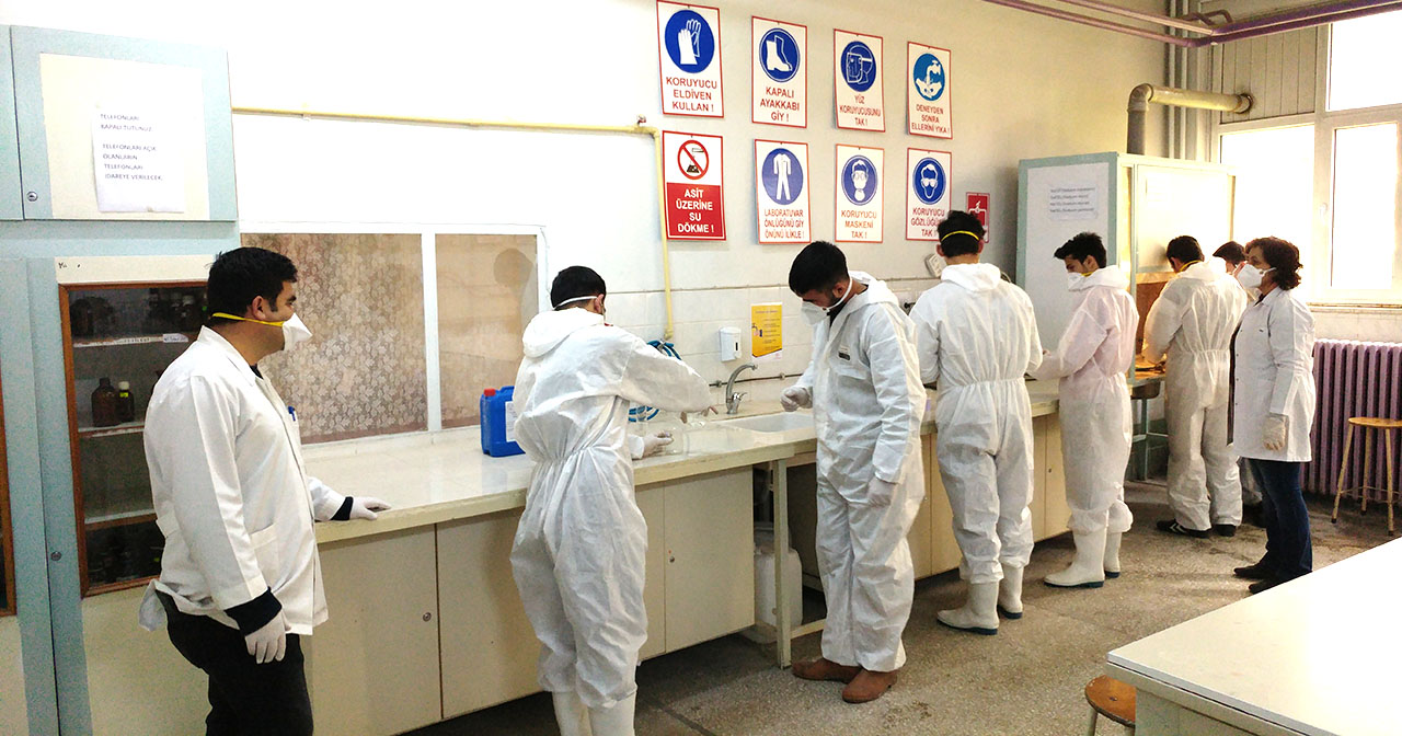 Ereğli Meslek Lisesi dezenfektan üretimini haftalık 15 tona çıkardı