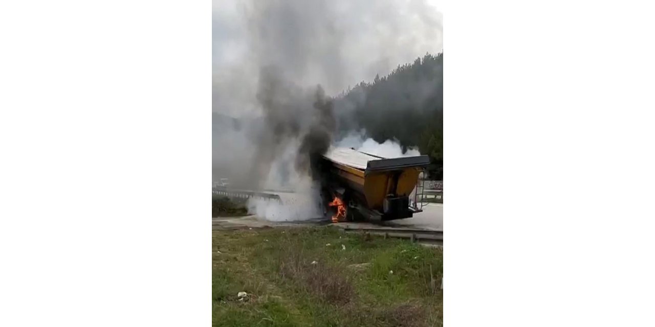 Seyir halindeki damperin lastikleri yandı