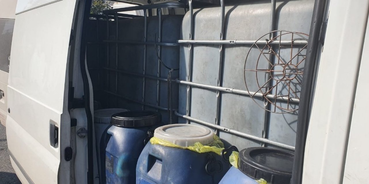 Antalya’da minibüste kaçak akaryakıt ele geçirildi
