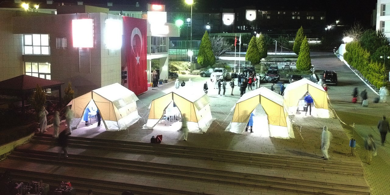 GÜNCELLEME - ABD'den gelen 210 kişi Manisa'daki yurtta karantinaya alındı