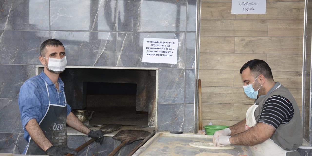 Şanlıurfalı fırıncıdan ihtiyaç sahipleri ile 65 yaş üstü vatandaşlara ücretsiz ekmek