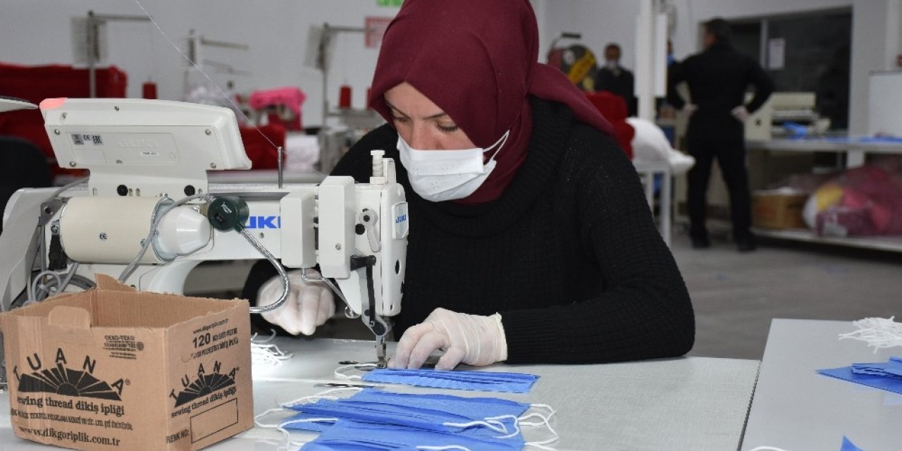 Amasya’da evde kalanlara maske