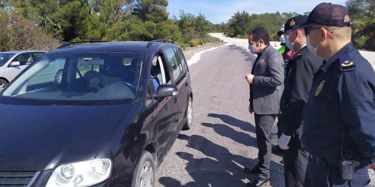 Datça girişinde sürücüler bilgilendiriliyor