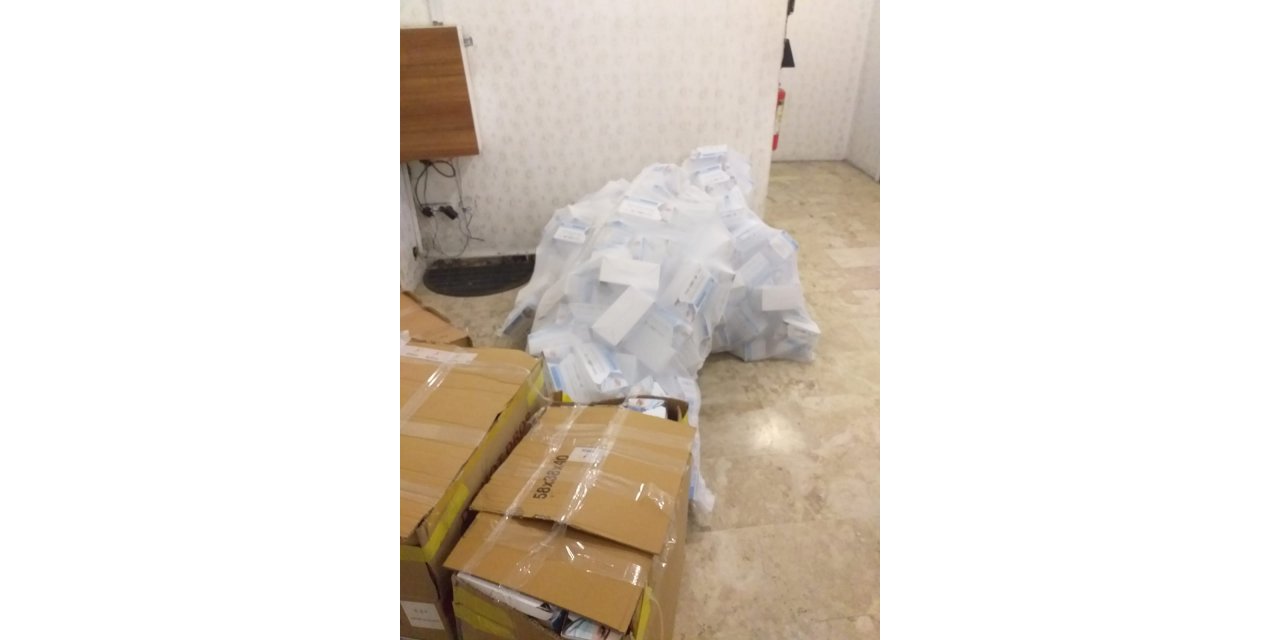Küçükçekmece ve Bahçelievler'de 29 bin 400 kaçak maske ele geçirildi