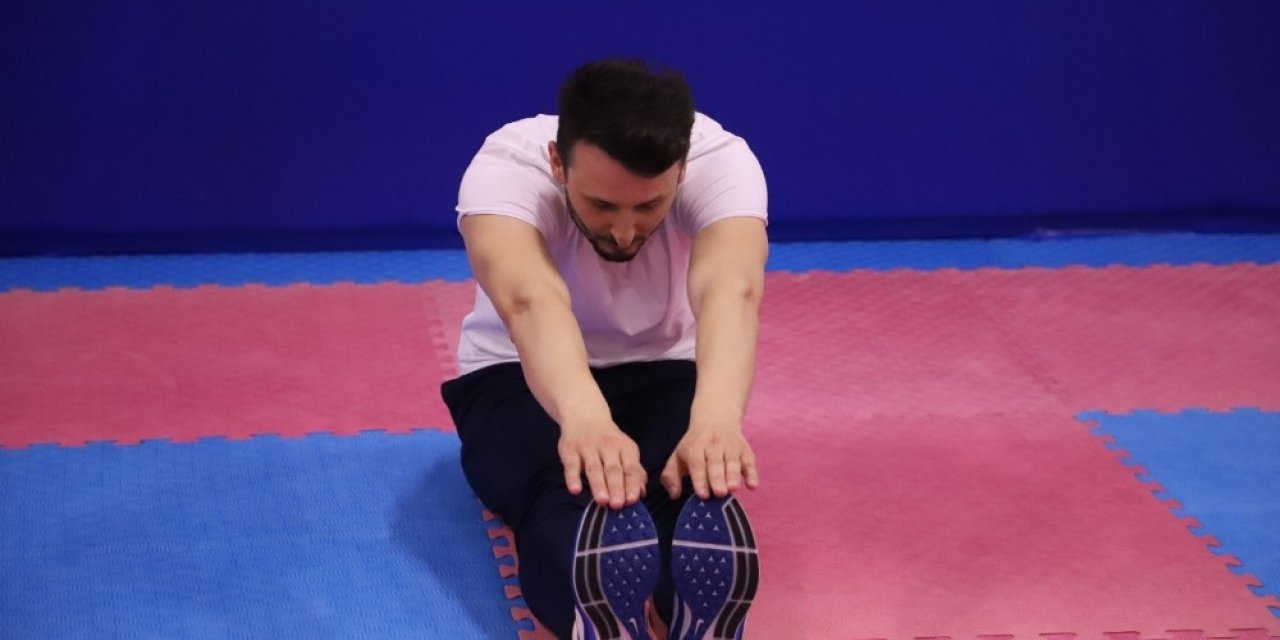 Spor eğitmenleri sosyal medyadan evde spor için hizmet veriyor