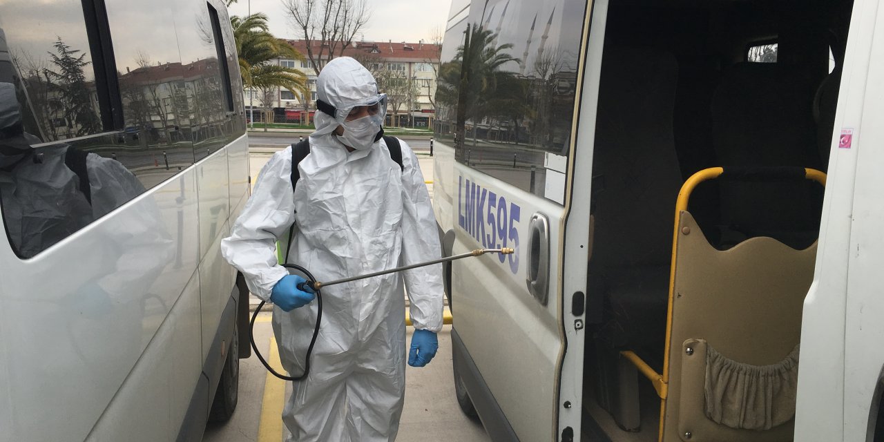 İstanbul'da servis araçları dezenfekte ediliyor