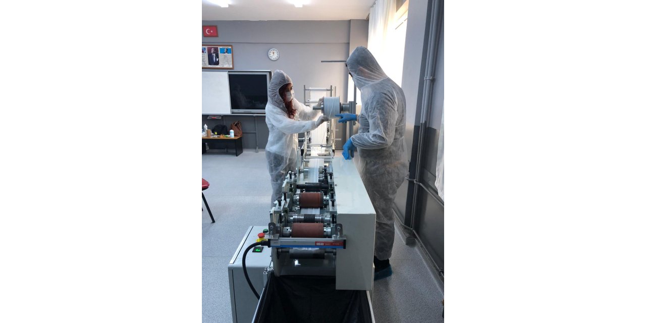 MEB, cerrahi maske makinesi üretti