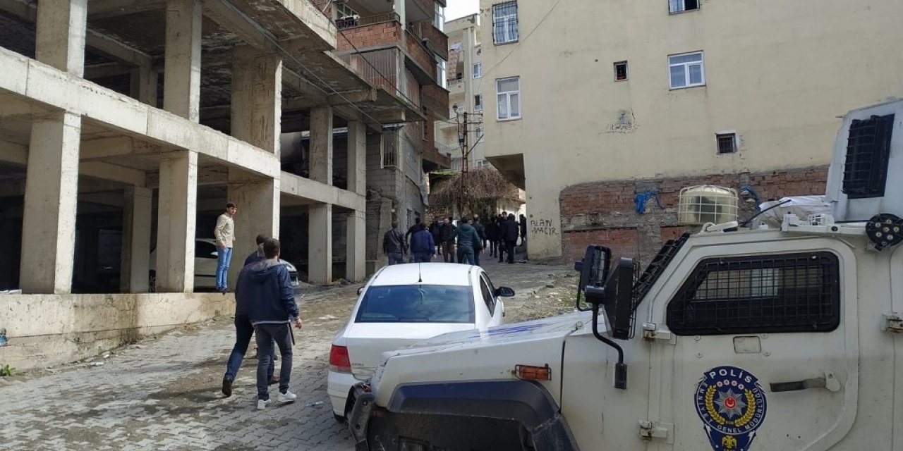 Silvan’da akraba kavgası kanlı bitti: 1 yaralı