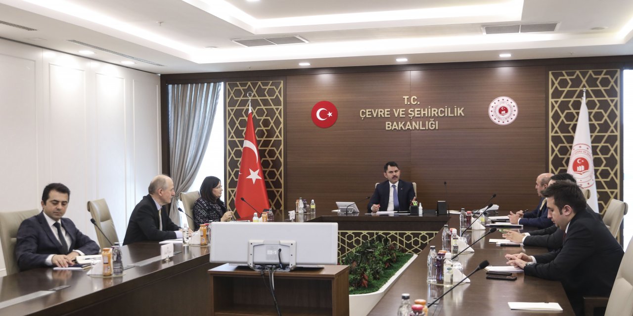 Bakan Kurum, 6 aylık maaşını "Milli Dayanışma Kampanyası"na bağışladı: