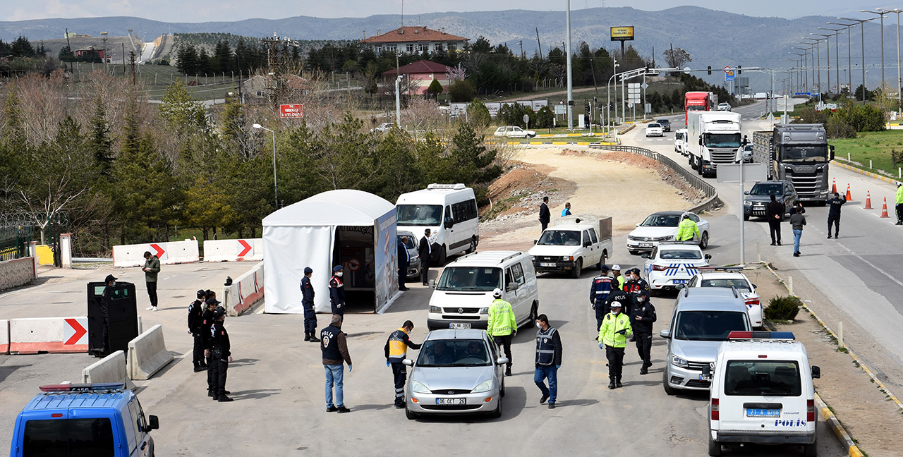 Kırıkkale'de jandarmadan drone ile Kovid-19 denetimi