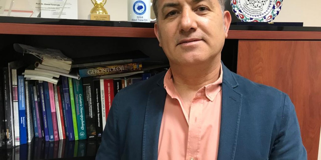 Geriatrik Bilimler Derneği Başkanı Işık:  "Geriatri hastaları ilaçlarını bırakmasın"