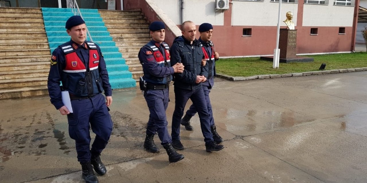 Bolu’da, 6 eve girerek hırsızlık yapan 4 şahıs adliyeye sevk edildi