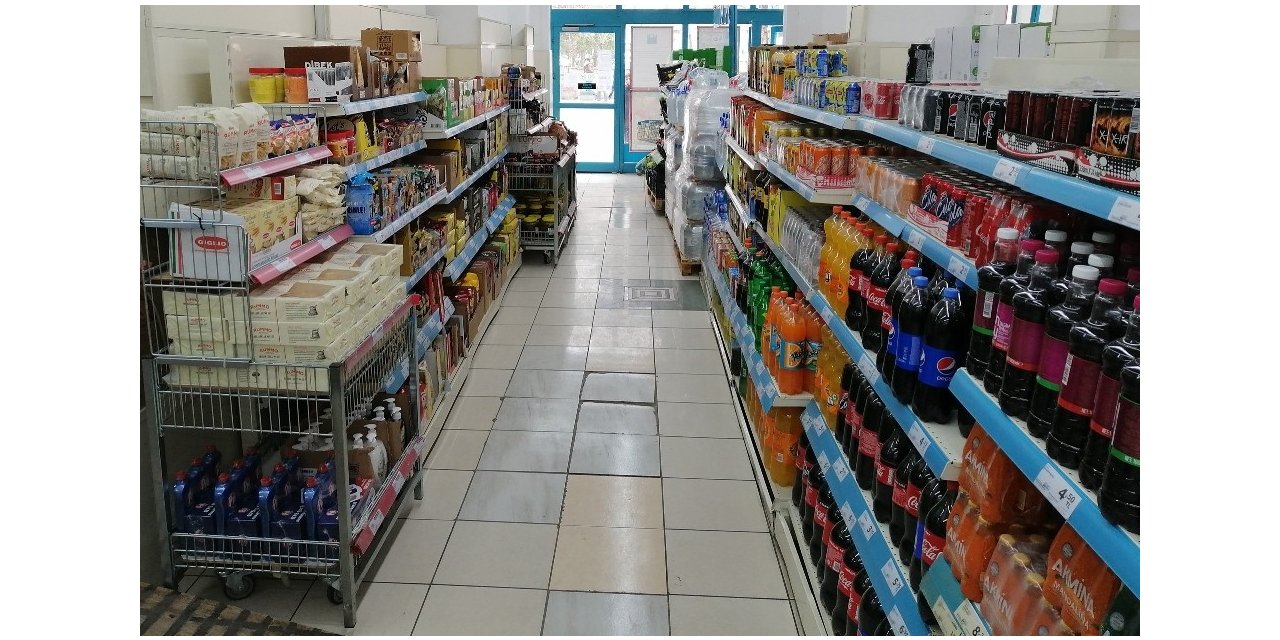Marketteki hırsızlık güvenlik kamerasına yakalandı