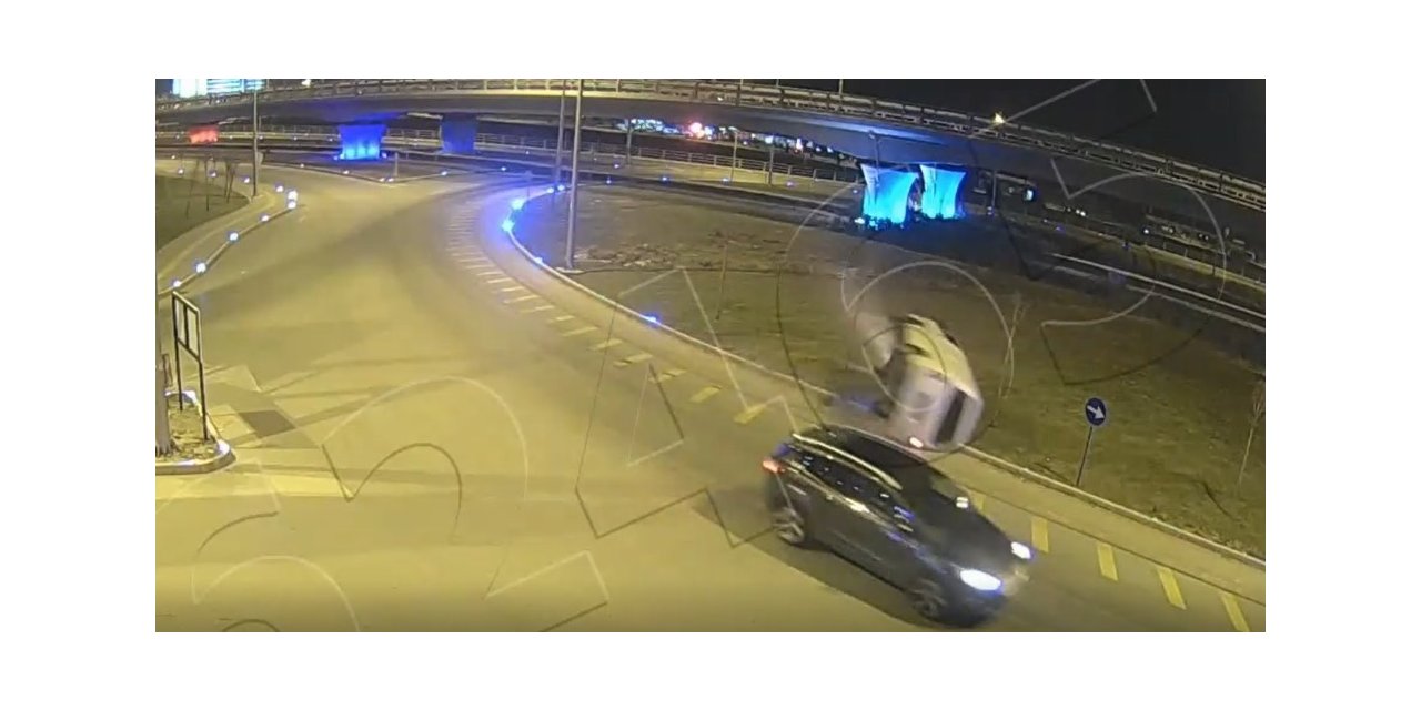 Takla atan minibüs mobese kamerasında