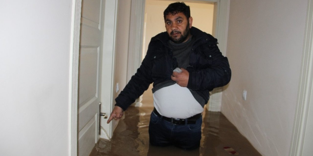 Diyarbakır’da sağanak yağış nedeni ile evler su altında kaldı