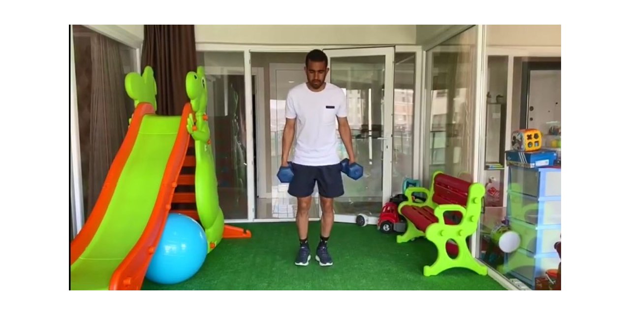 Sivassporlu futbolcular evinde idman yapıyor