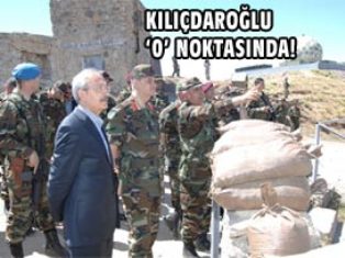 Kılıçdaroğlu 1.65m'lik siperde ayakta!