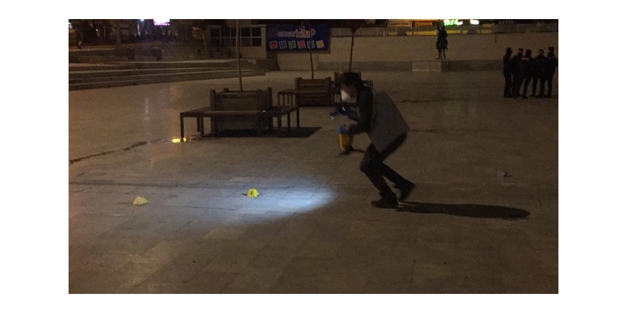 Meydanda kadını silahla vurup yaraladı