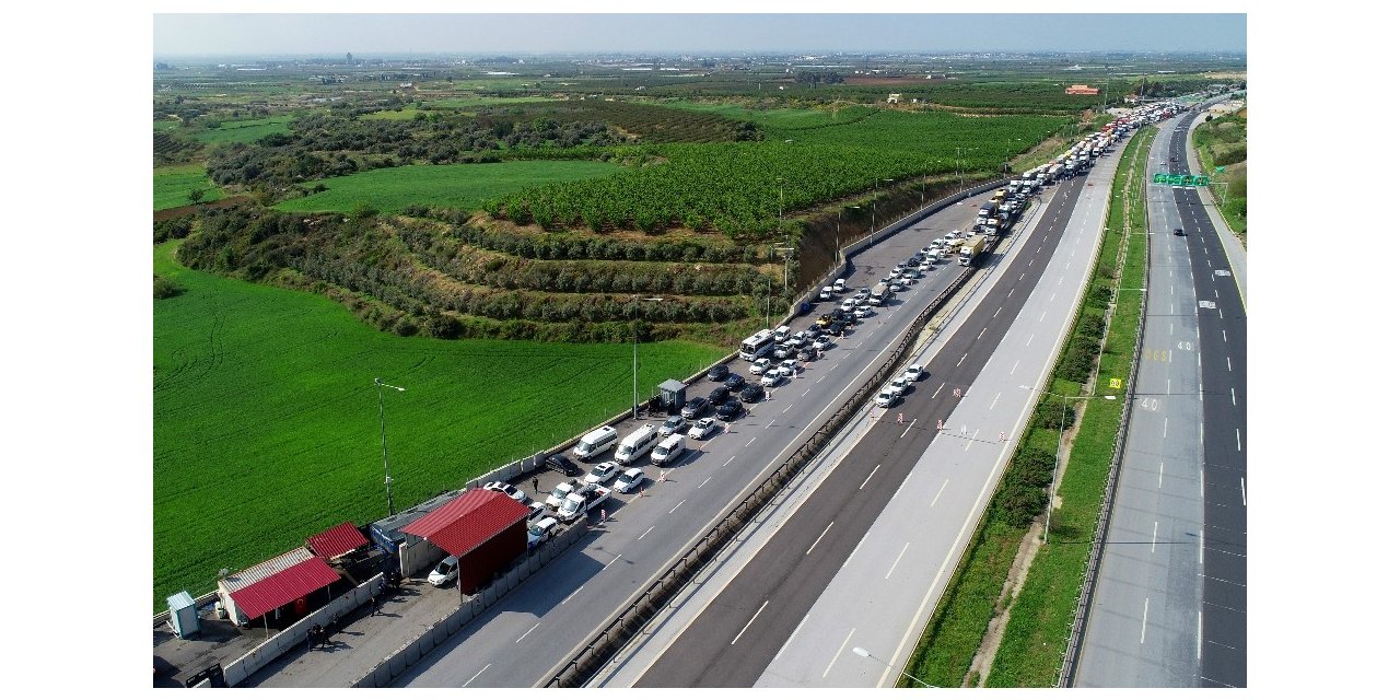 Otoyolda binlerce araç ve vatandaş korona virüs denetimine girdi