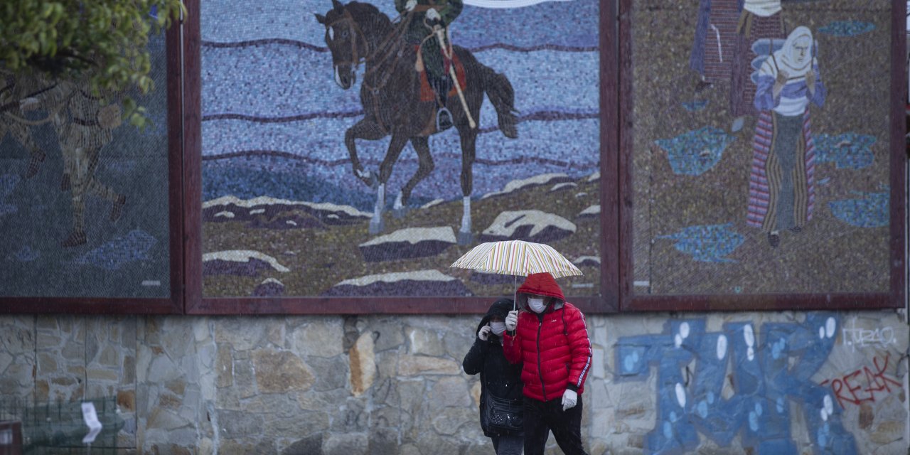 Trakya'da koronavirüs önlemleri ve yağışlı hava sokaklarda insan yoğunluğunu azalttı