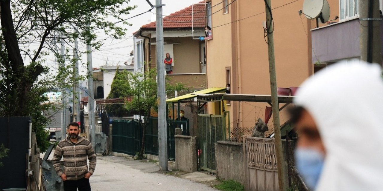 Sakarya şehir merkezinde bir sokak karantina altına alındı