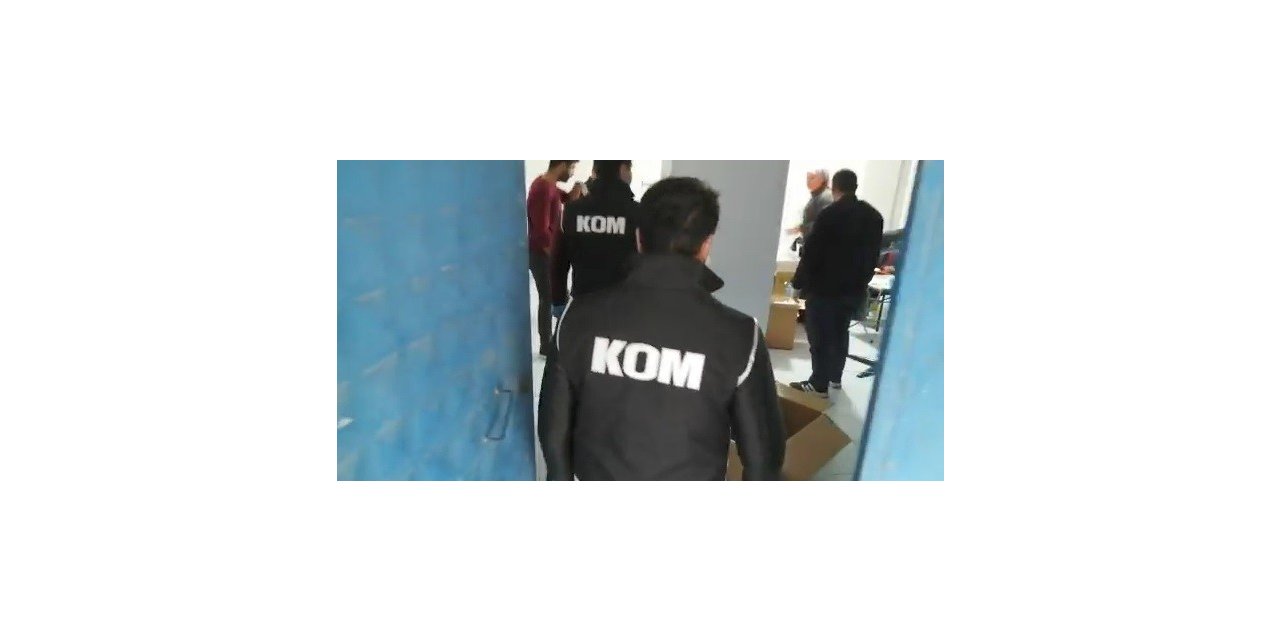 Kocaeli’de kaçak maske imalathanelerine polis baskını