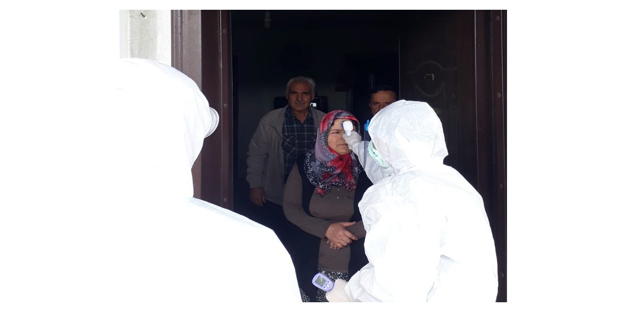 Yalıhüyük Toplum Sağlığı ekipleri sağlık taraması yapıyor