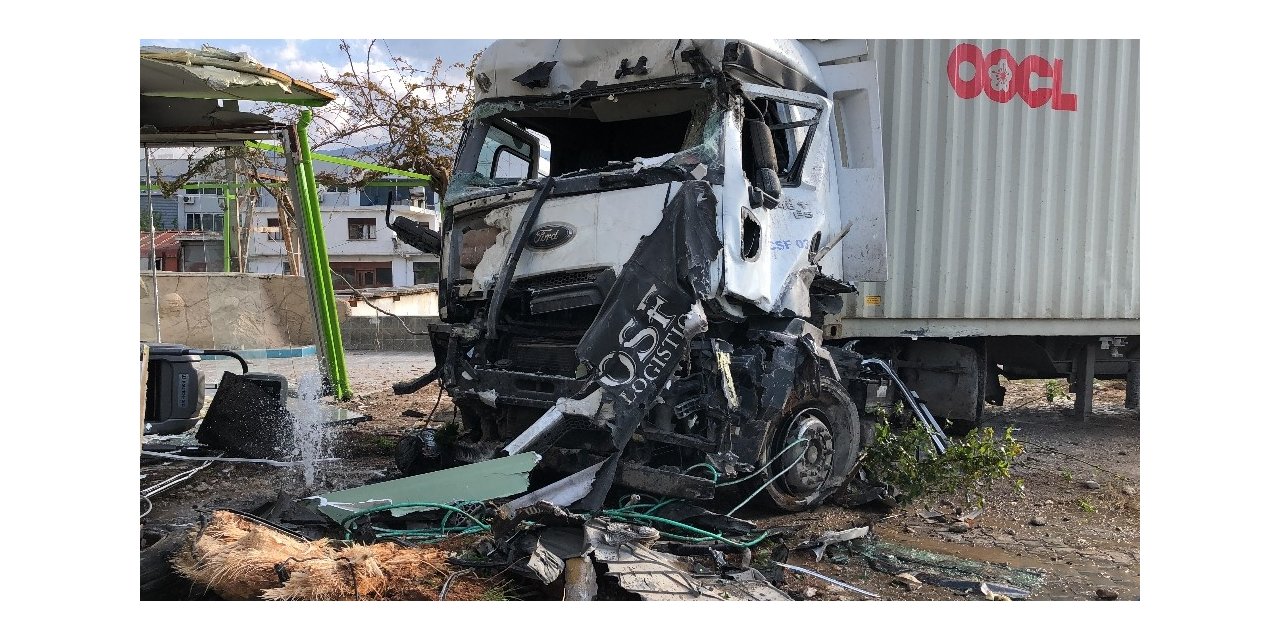 İskenderun’da feci kaza: 5 ölü, 23 yaralı