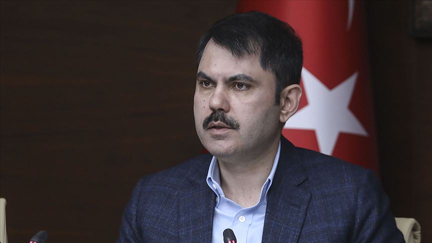 Çevre ve Şehircilik Bakanı Kurum'dan çağrı! Sokak hayvanların unutmayın