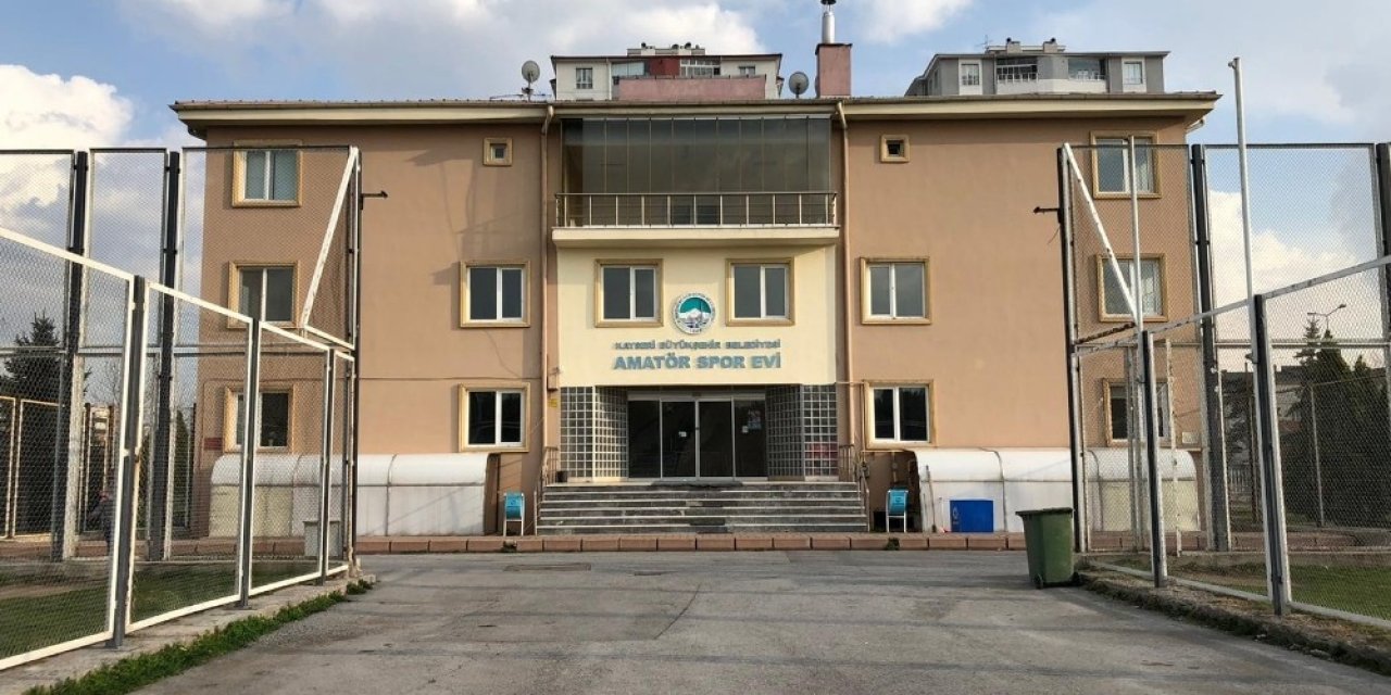 Kayseri’de amatör sahalar boş kaldı
