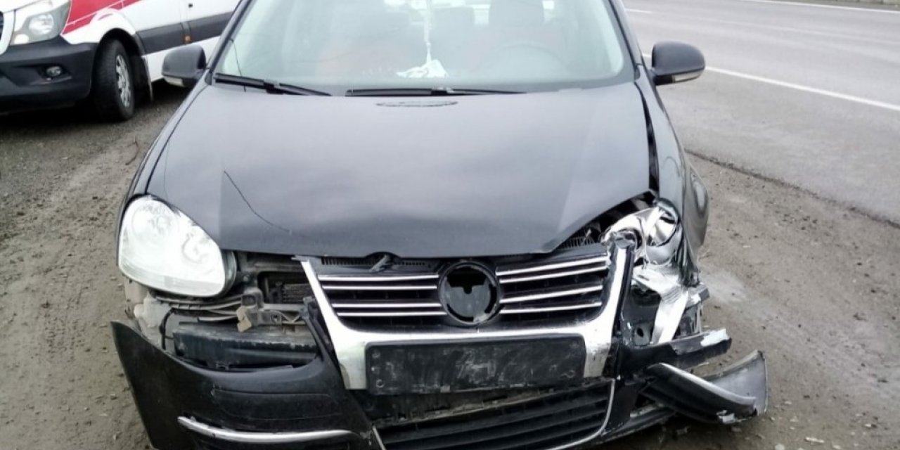 Samsun’da otomobil çekiciye çarptı: 1 yaralı