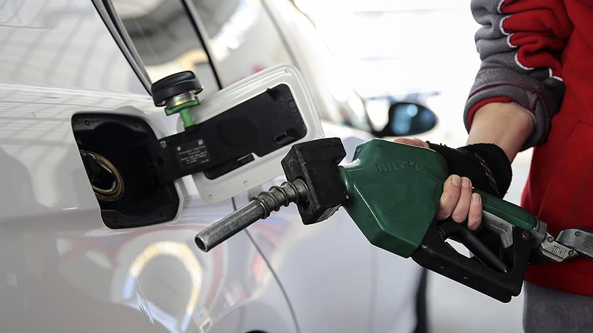 Benzine 20 kuruş zam yapıldı