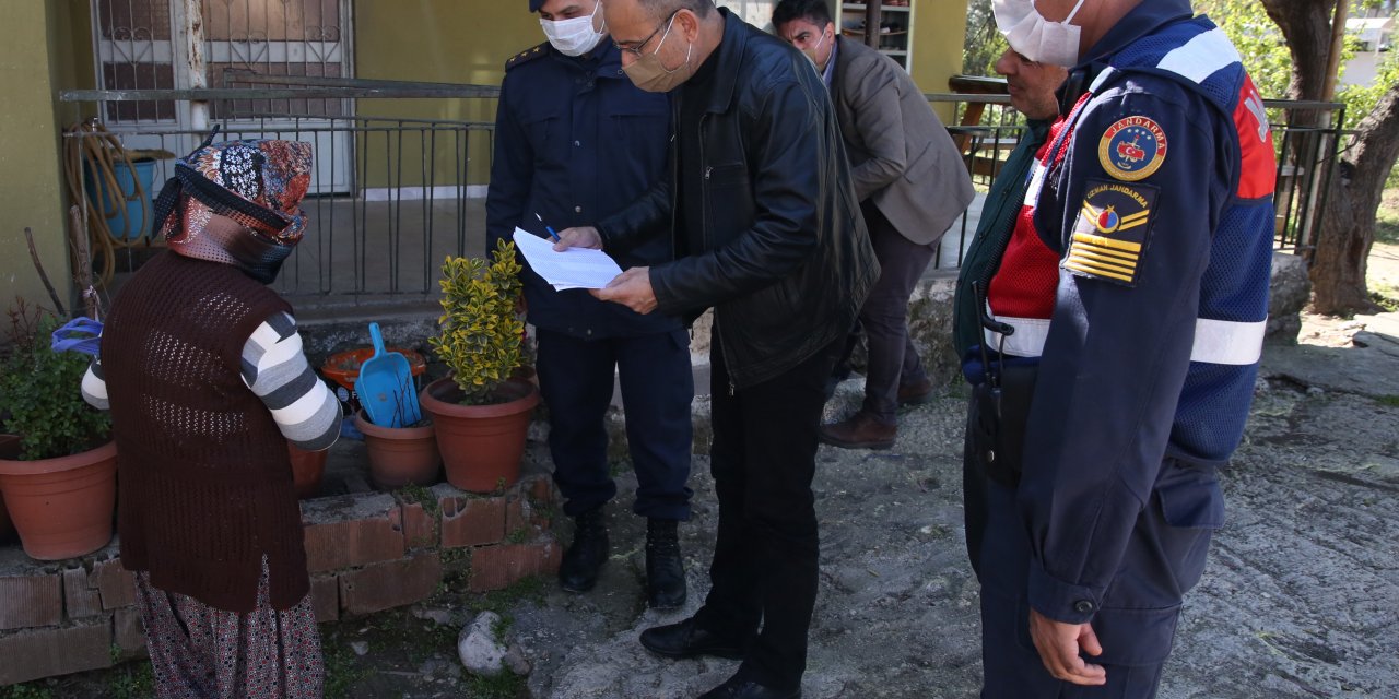 Antalya'da ihtiyaç sahiplerine sosyal yardımlar dağıtılmaya başlandı