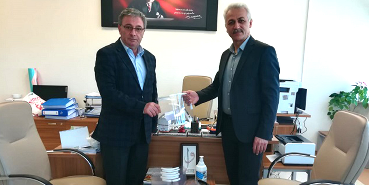 Yüz koruyucu siperlikli maskeler sağlık çalışanlarına ulaştırıldı