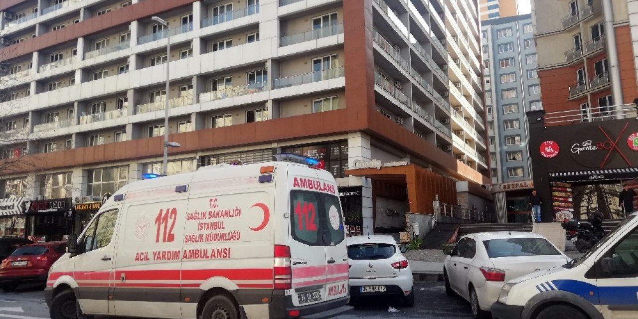 Esenyurt’ta iki grup arasında ‘laf atma’ kavgası: 2 yaralı