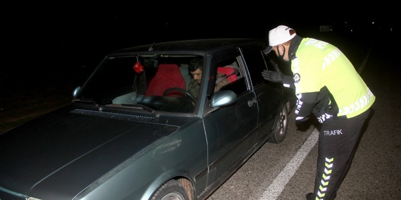 Polis ve jandarma ekipleri uygulama noktaları kurdu; Muğla’ya giriş yasaklandı