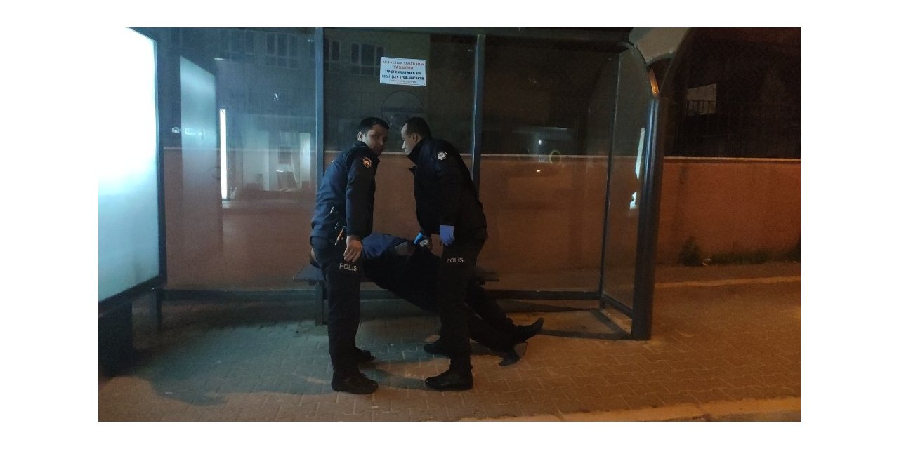 Kriz geçiren şahsa, polis yardım etti