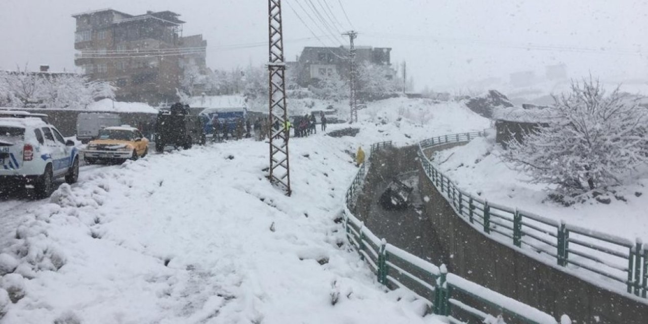 Hakkari’de trafik kazası: 5 yaralı