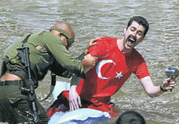 İsrail kanlı saldırıyla dalga geçti