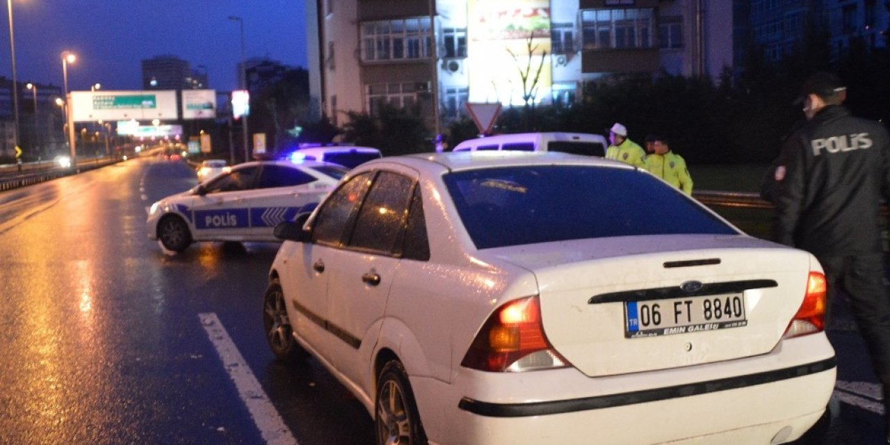 Dur ihtarına uymayan alkollü 3 kişi polis ekipleri tarafından yakalandı