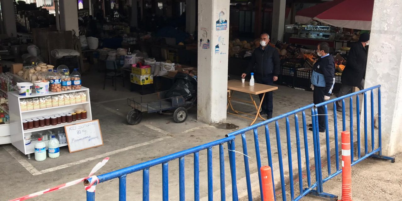 Kızılcahamam'da pazarda koronavirüs denetimleri