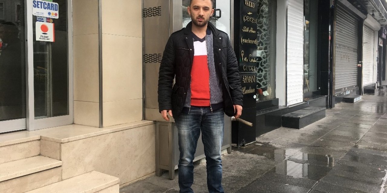 Talihsiz adamın önce motorunu çaldılar, bir gün sonra da duran aracına çarptılar