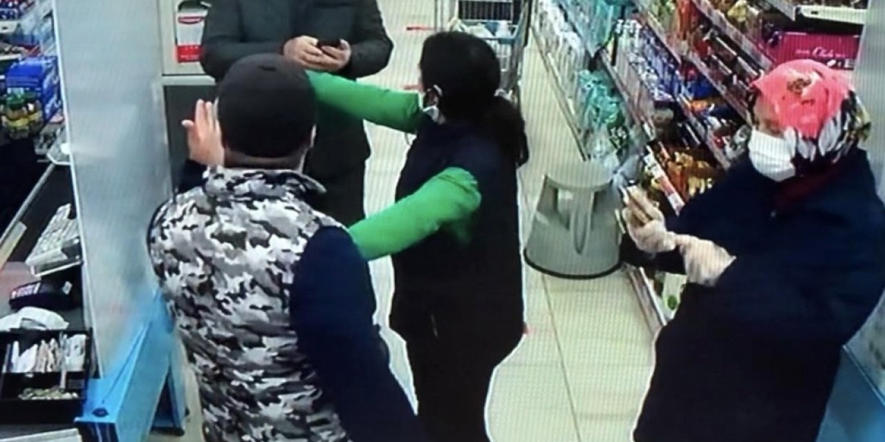 Maskesiz alışveriş yapmak isteyen kişi vatandaşlarla tartıştı