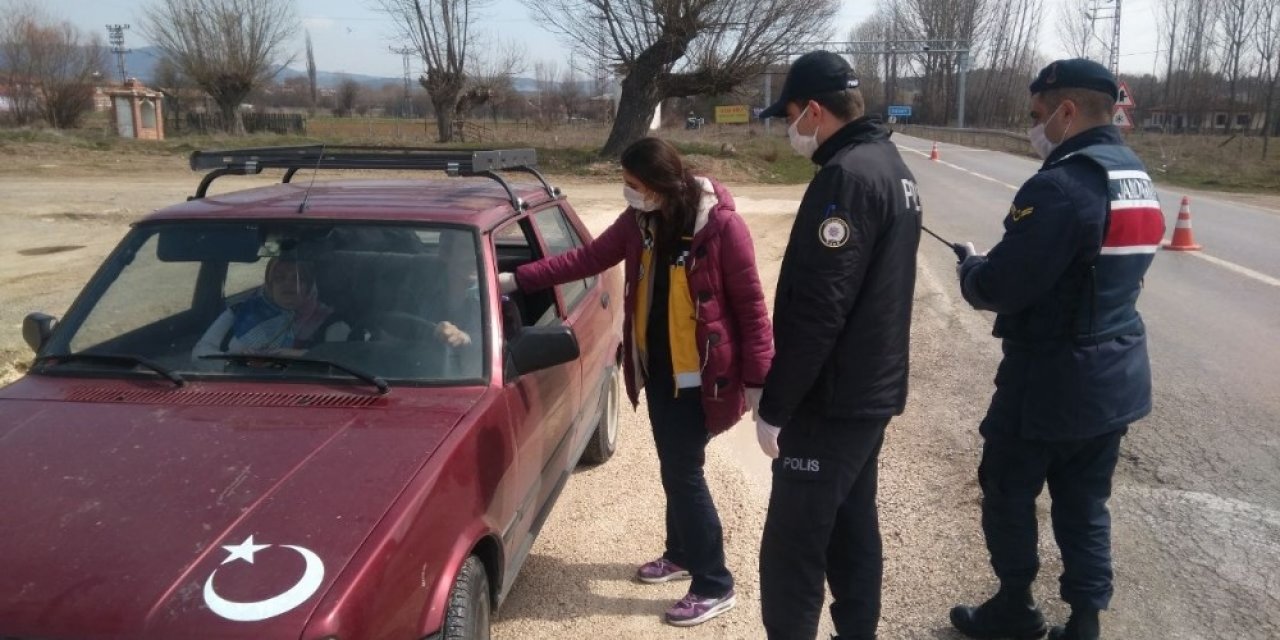 Kastamonu’da yasağa uymayan yaşlılara ceza kesildi