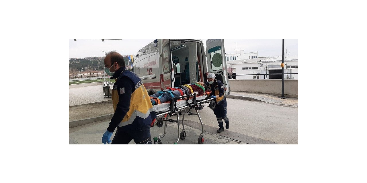 Balkondan düşen genç yaralandı