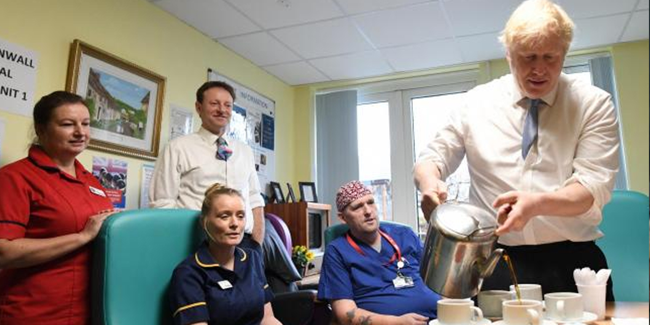 Boris Johnson hastaneye kaldırıldı